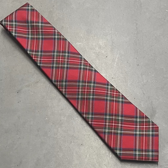 Tommy Hilfinger Red Plaid Holiday Men’s Tie - Picture 12 of 12